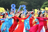 March shines with elegance of “Ao dai”